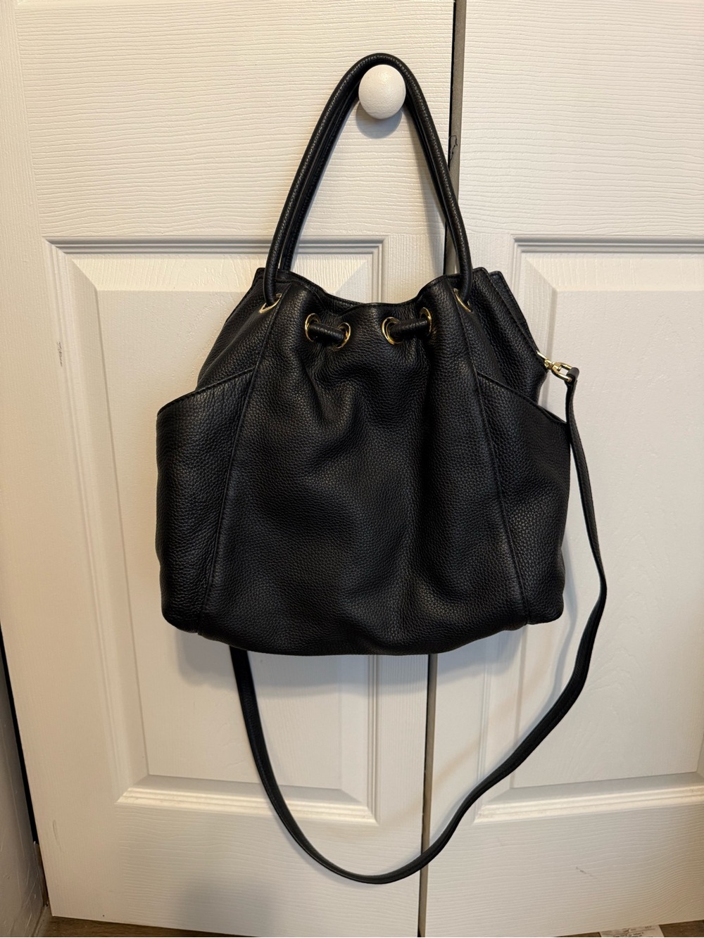 Michael Kors Signature Leather East West Ring Tote in Black